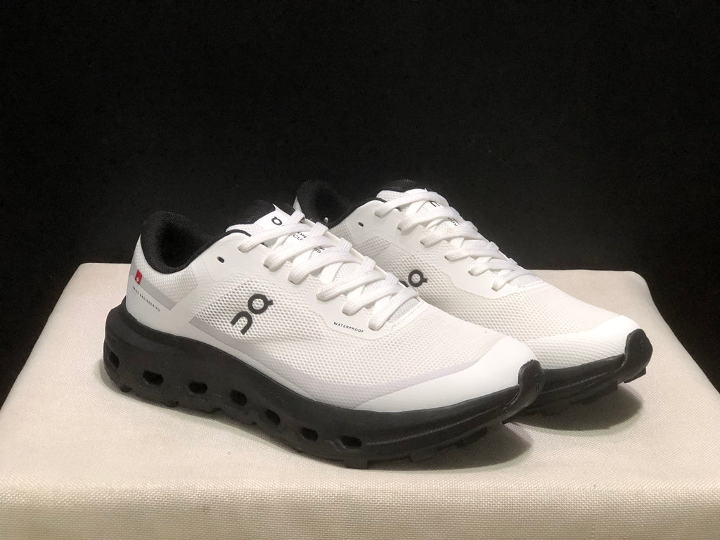 ON - Cloudvista 3  white black