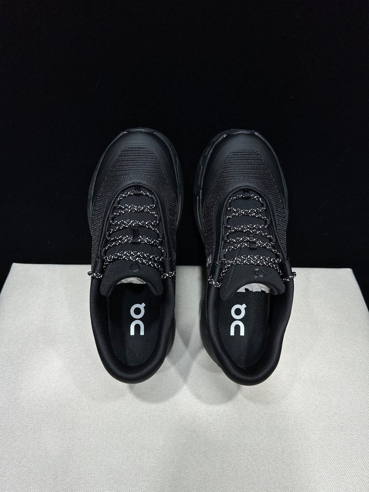 ON - CLOUDSOMA BLACK