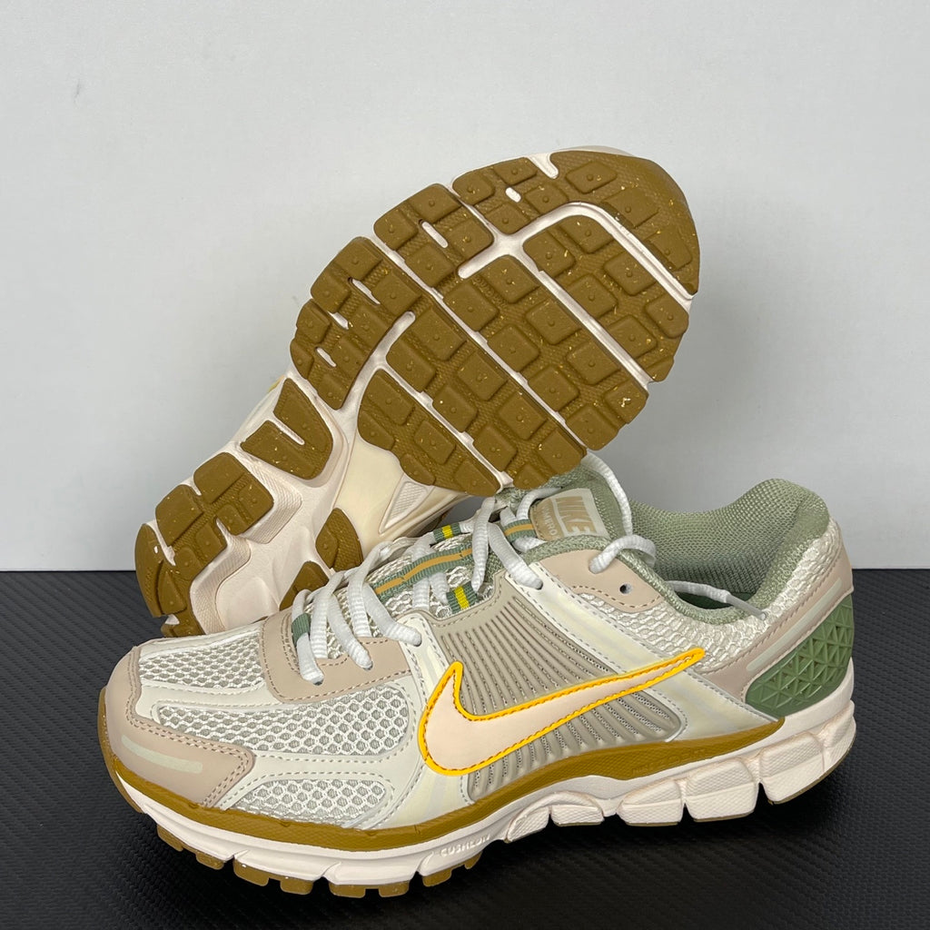 NIKE AIR ZOOM VOMERO 5 "Sail / Laser Orange / Light Orewood Brown / Medium Olive"