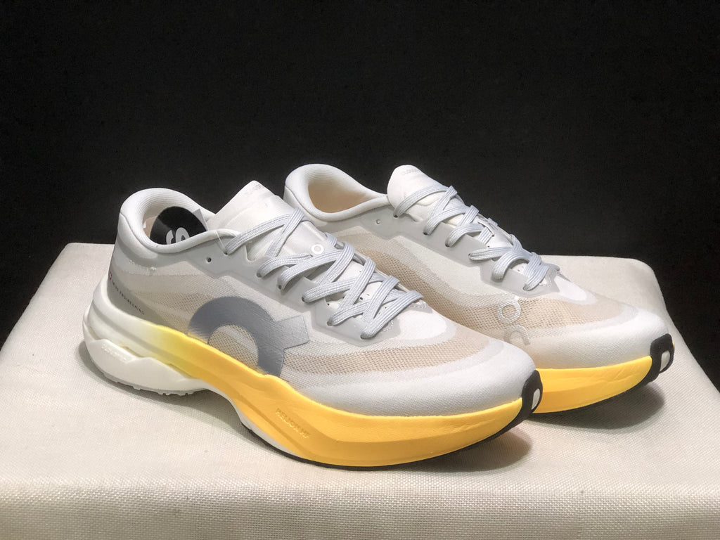ON - CLOUD BOOM RUNNING WHITE YELLOW