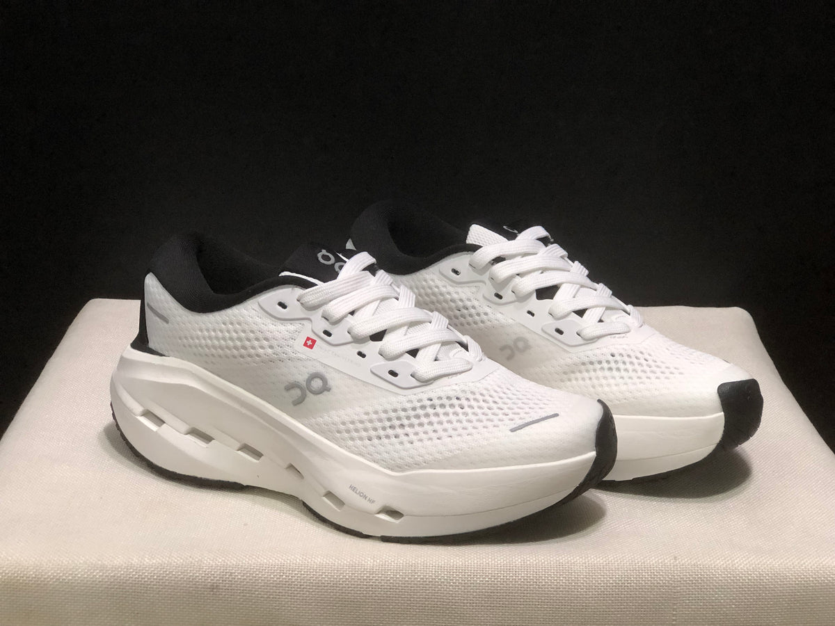 ON- Cloudrunner 3 Max White Black