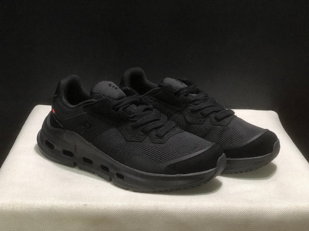ON - CLOUDNOVA RIFT TRIPLE BLACK