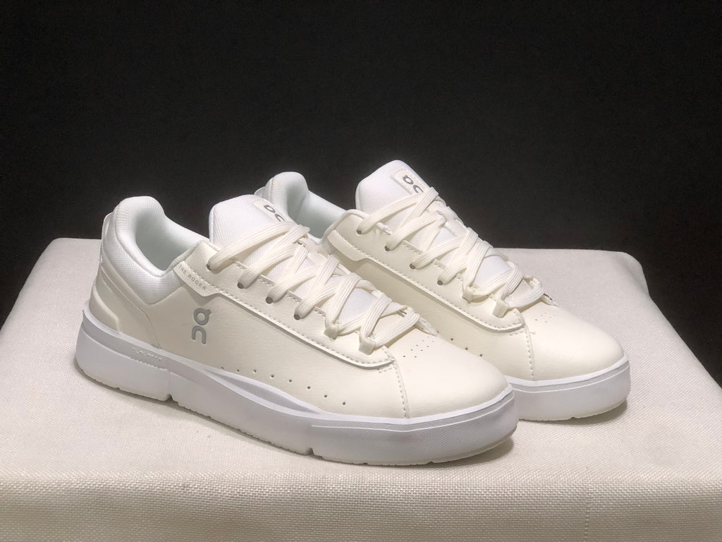 ON - ROGER FEDERER X THE ROGER CENTRE COURT BEIGE WHITE