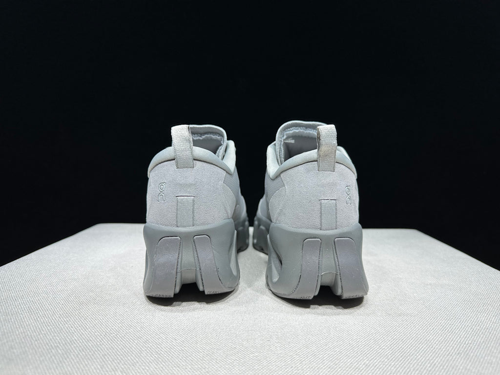 ON - KITH K TECH 1 DARK GREY