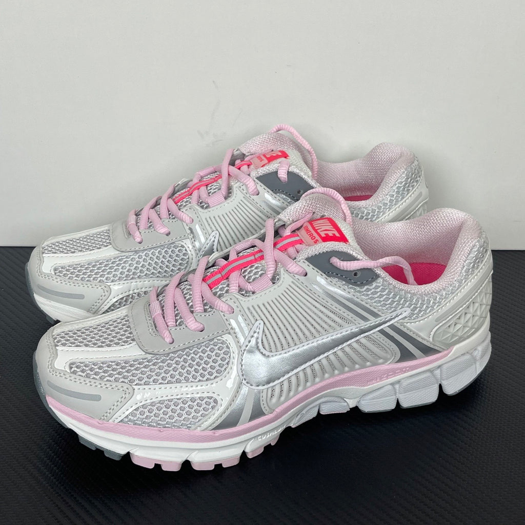 NIKE AIR ZOOM VOMERO 5 light grey and pink