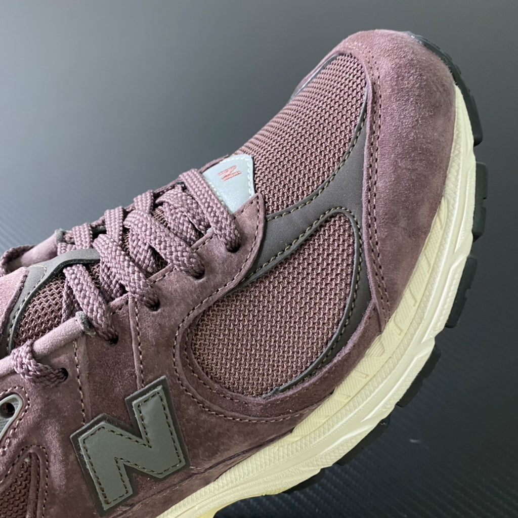 NEW BALANCE 2002R 'Truffle' wine-red/brown