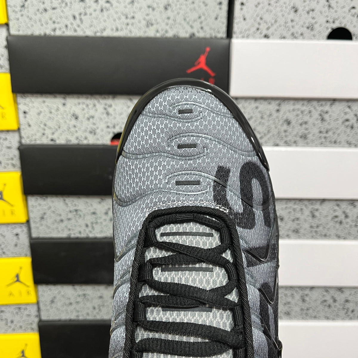 NIKE AIR MAX PLUS PSG Paris Saint-Germain Black Particle Grey