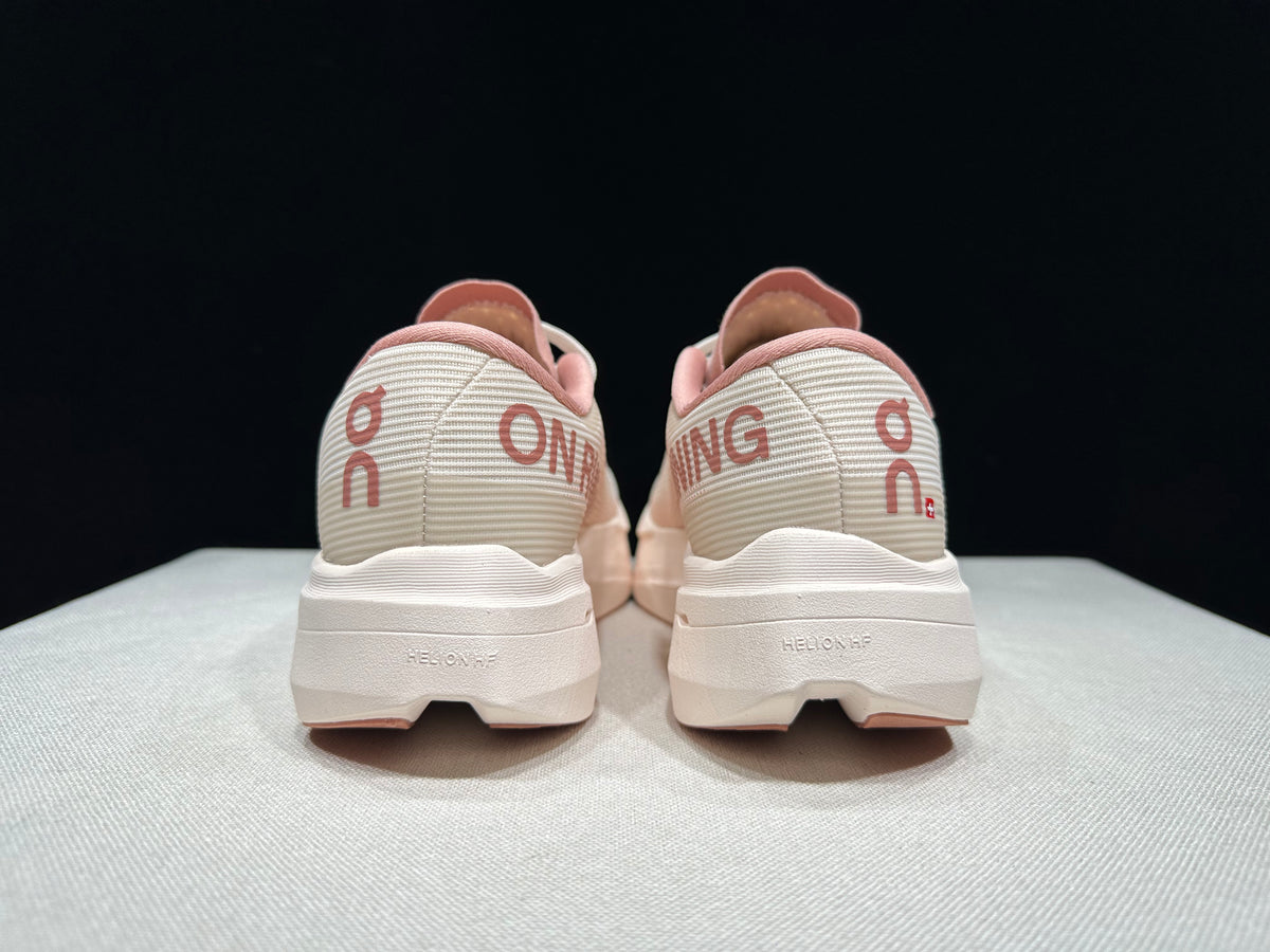ON - CLOUDBOOM VOLT ALL PINK