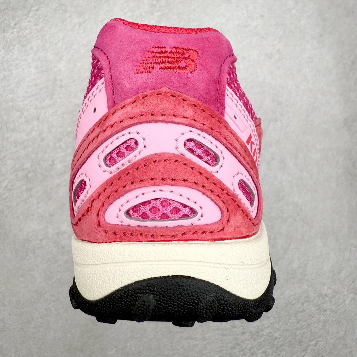 New Balance x Kith 204L "Pink"