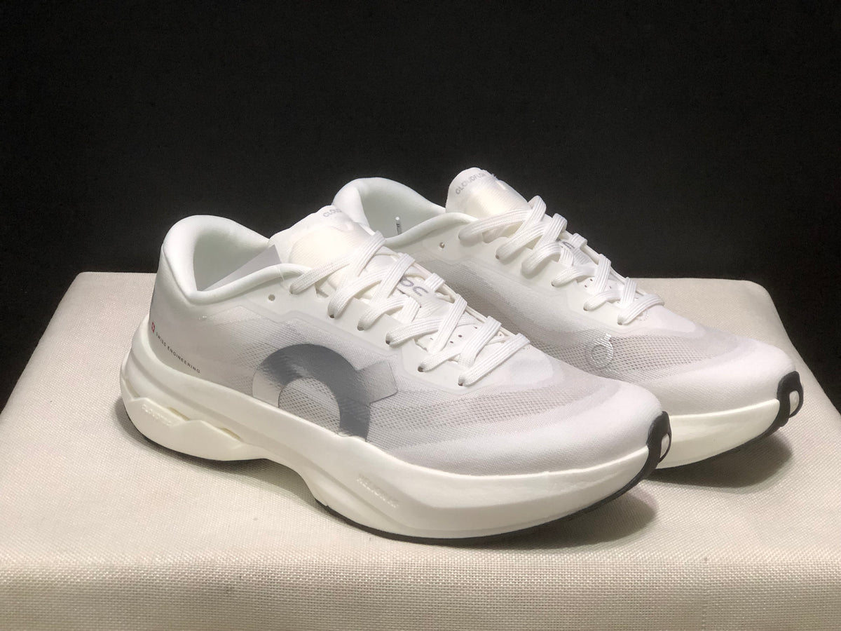 ON - CLOUD BOOM RUNNING WHITE