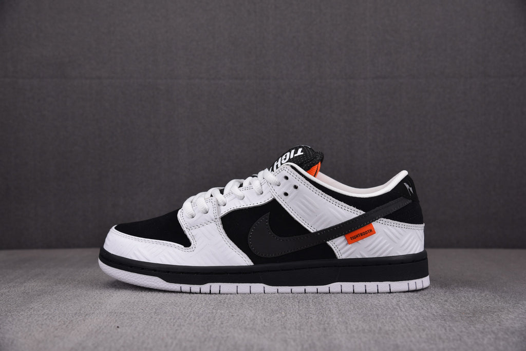 Nike SB Dunk  Low pro  x TIGHTBOOTH "Black and White"