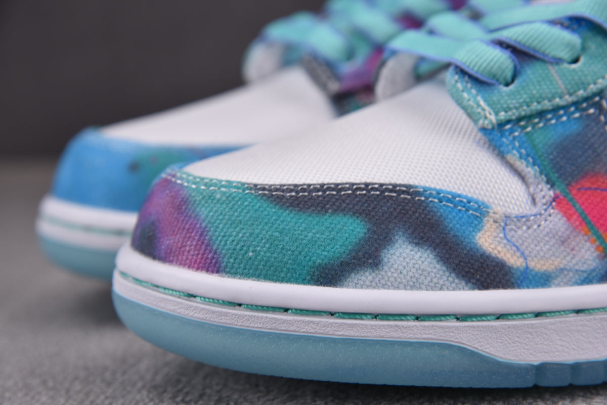 Nike SB Dunk  Low Futura Laboratories Bleached Aqua