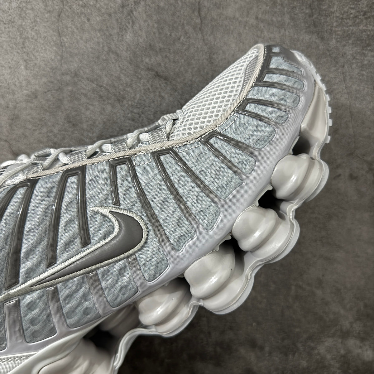 NIKE SHOX TLX Wolf Grey Iron Grey