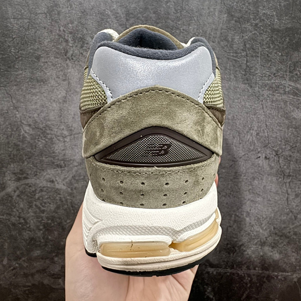NEW BALANCE 2002R  "Dark Camo" (Olive Brown)