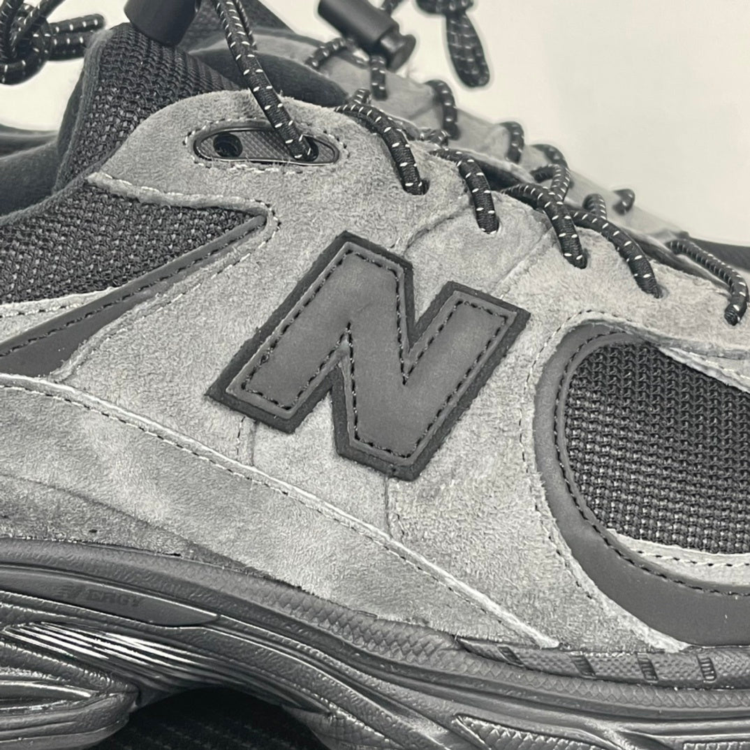 NEW BALANCE 2002 x JJJJound 2002R Gore-Tex in Charcoal