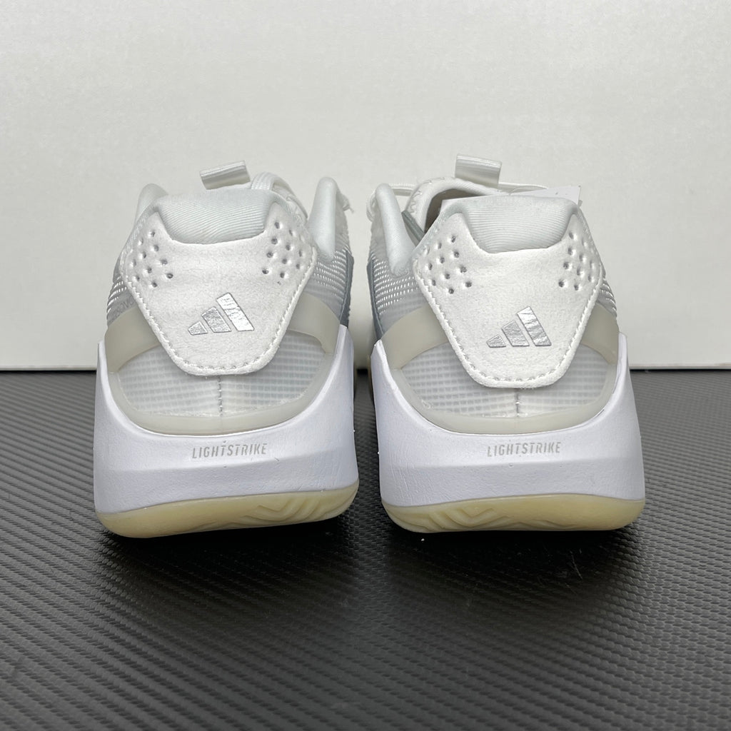 AD ADIZERO UBERSONIC 5 tennis shoes in the Cloud White / Silver Metallic
