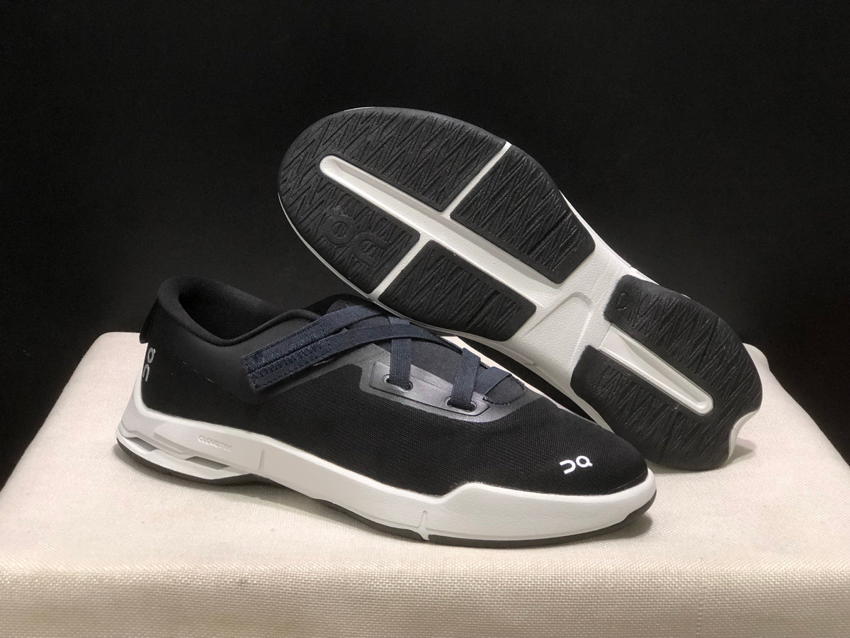ON - CLOUDNOVA X ZENDAYA BLACK WHITE