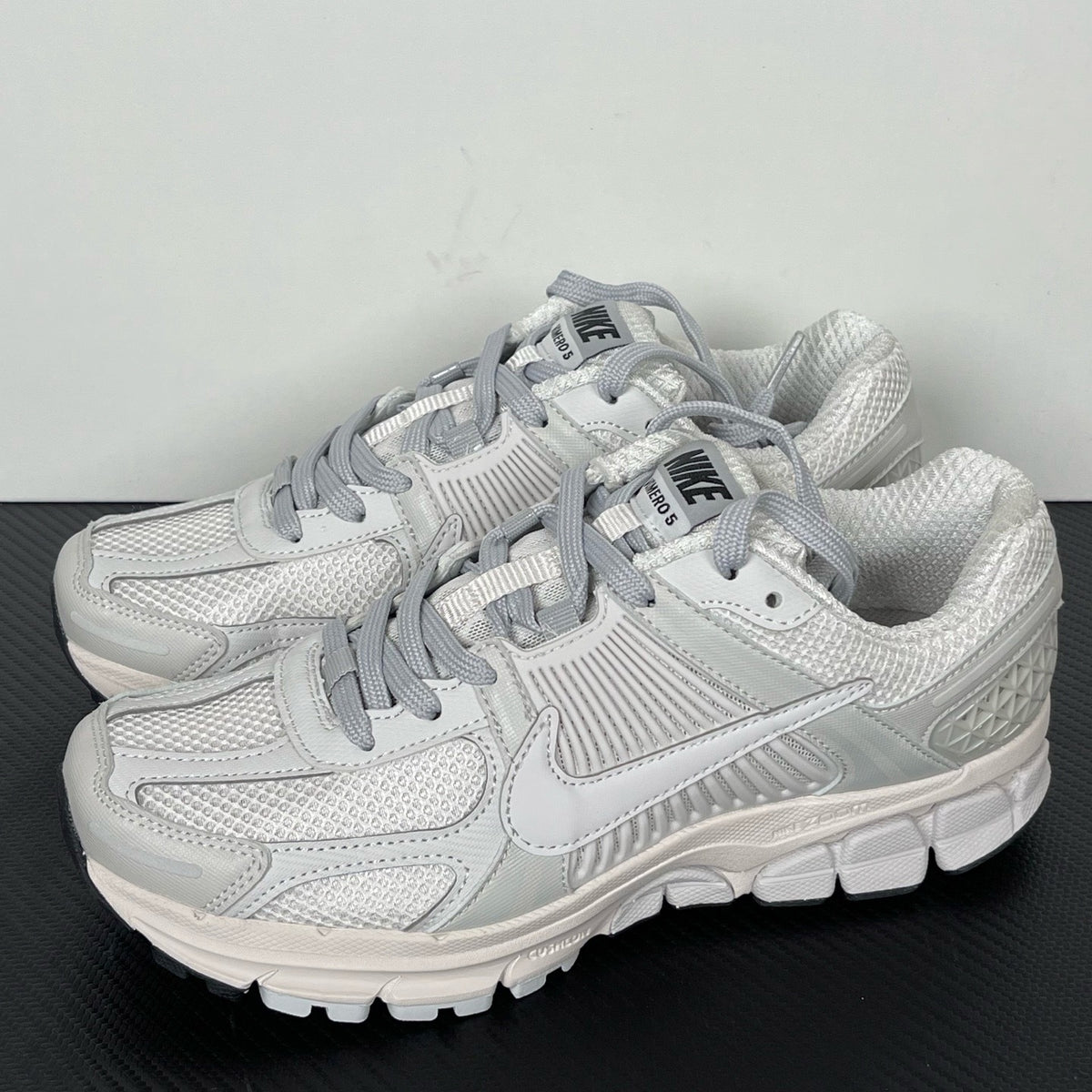 NIKE AIR ZOOM VOMERO 5 SP Vast Grey / Black-Sail
