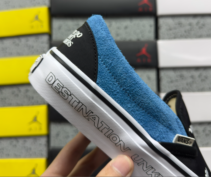 VANS LX CLASSIC SLIP-ON 98 BRIGHT AZURE