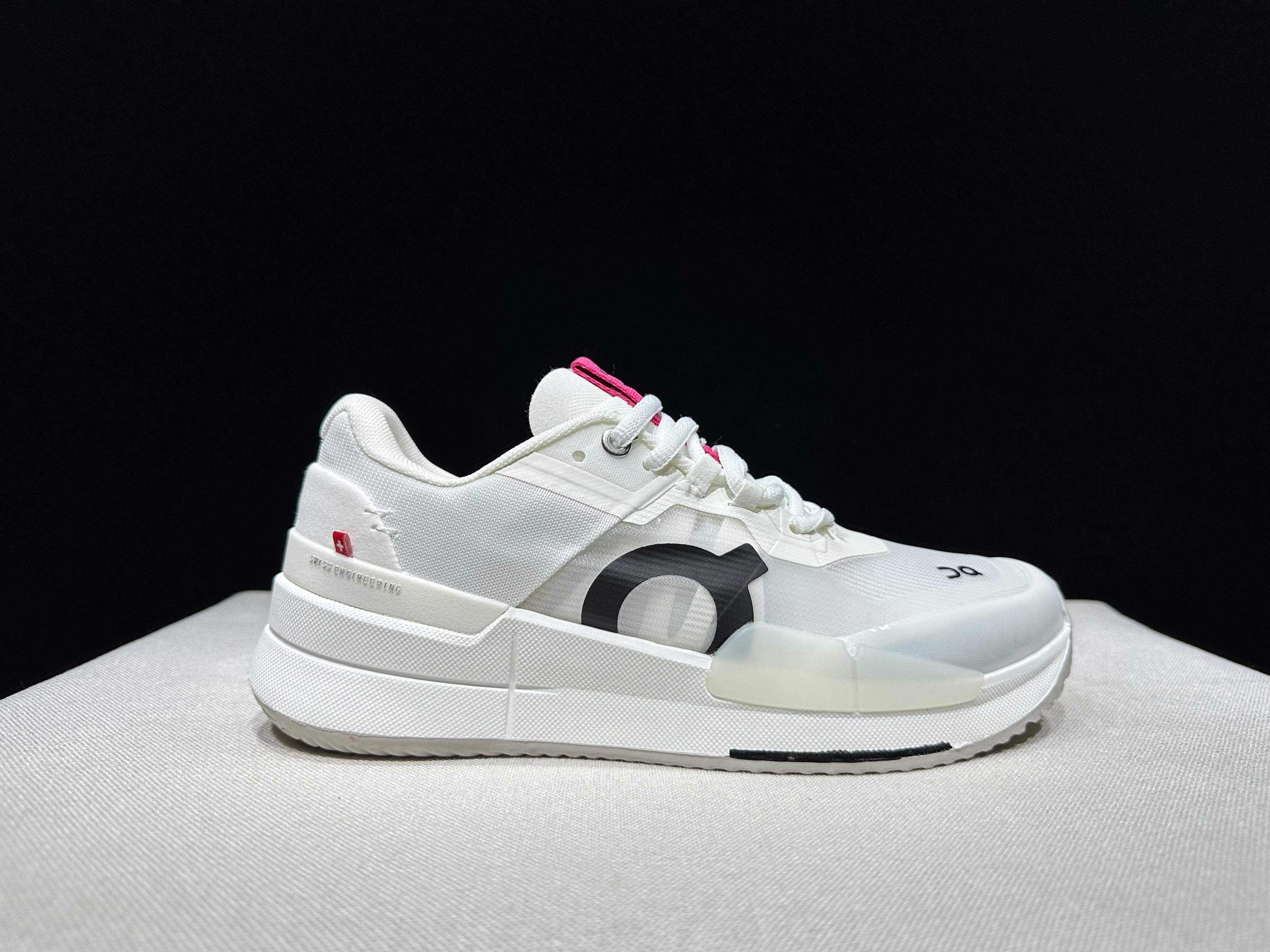 THE ROGER Pro 2 'Arctic | Pink'
