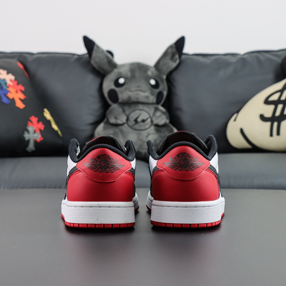 Jordan 1 Low OG 'Black Toe' 2023