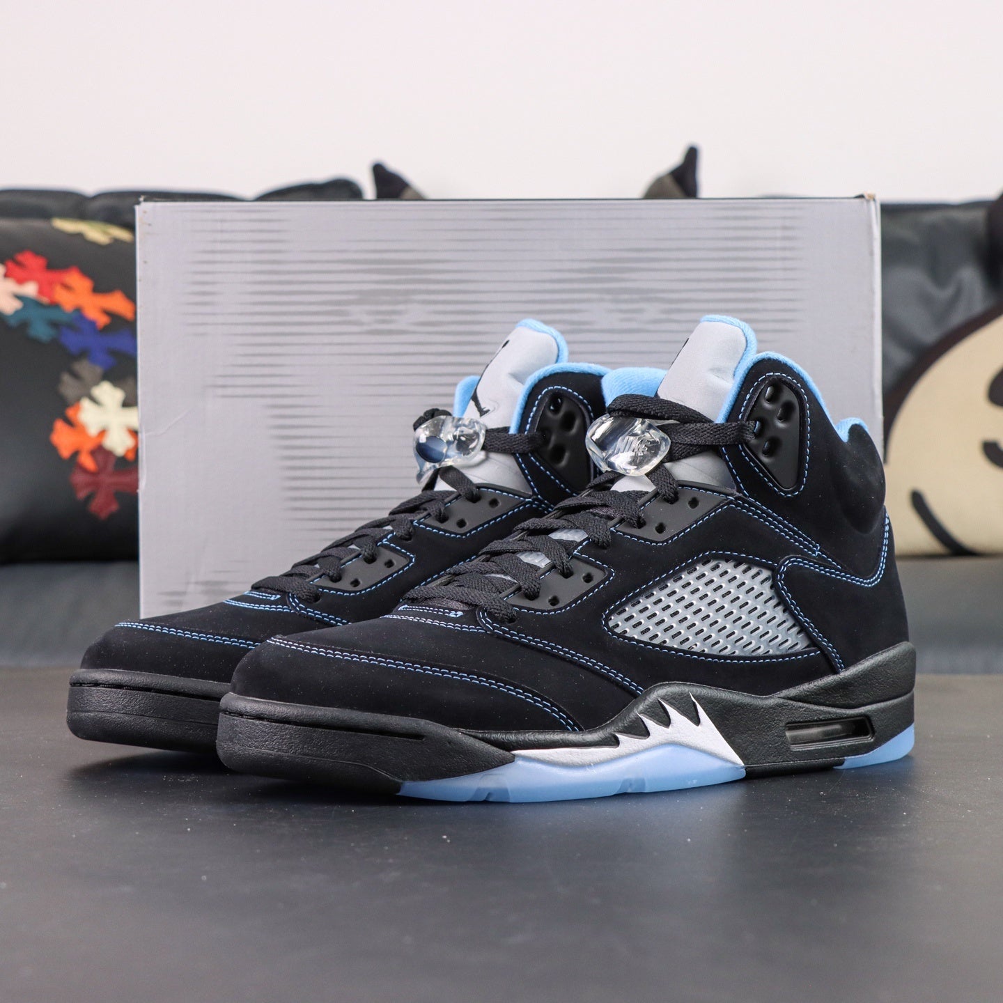 Jordan 5 'Black Carolina'