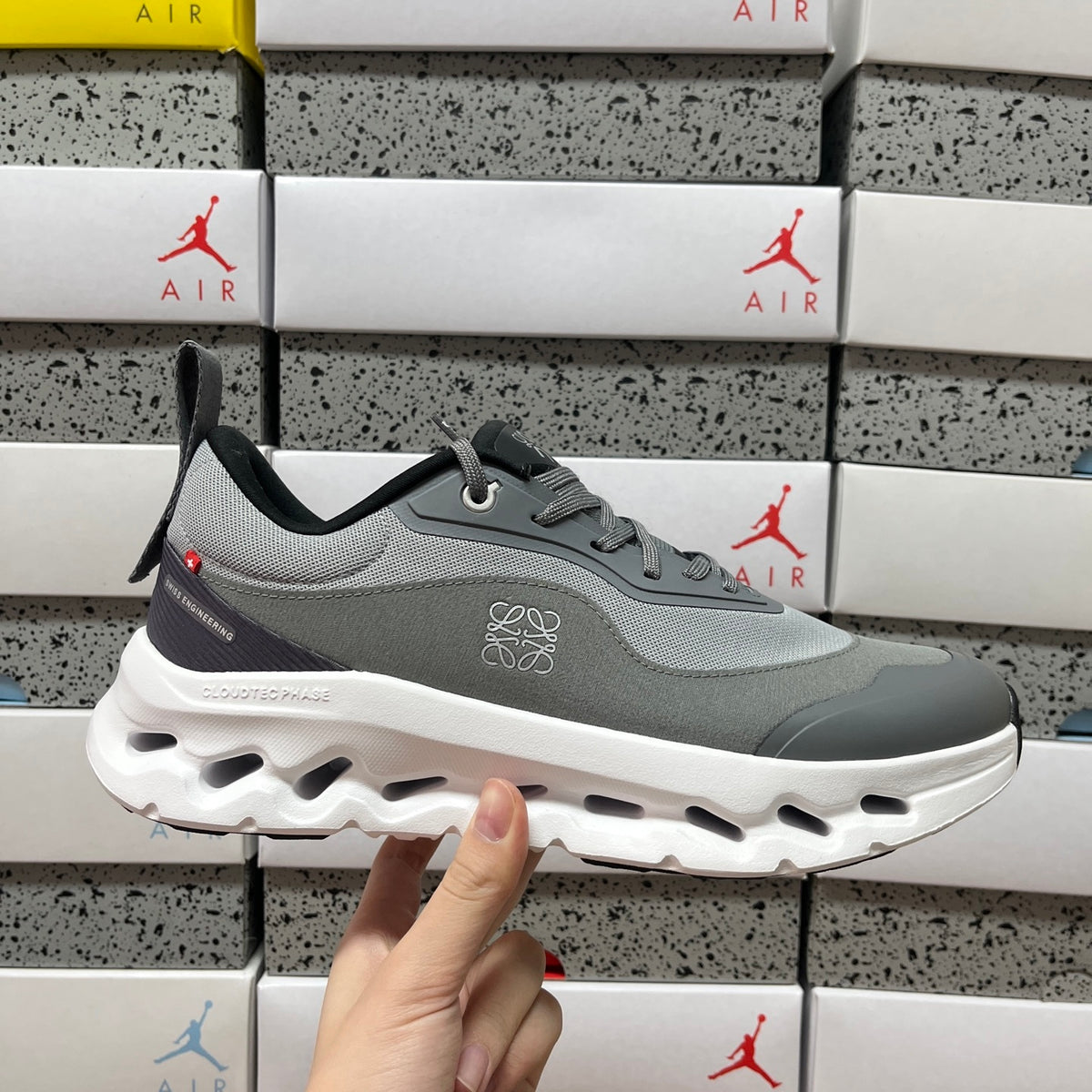 ON - Cloudtilt 2.0 x LOEWE 'Grey'