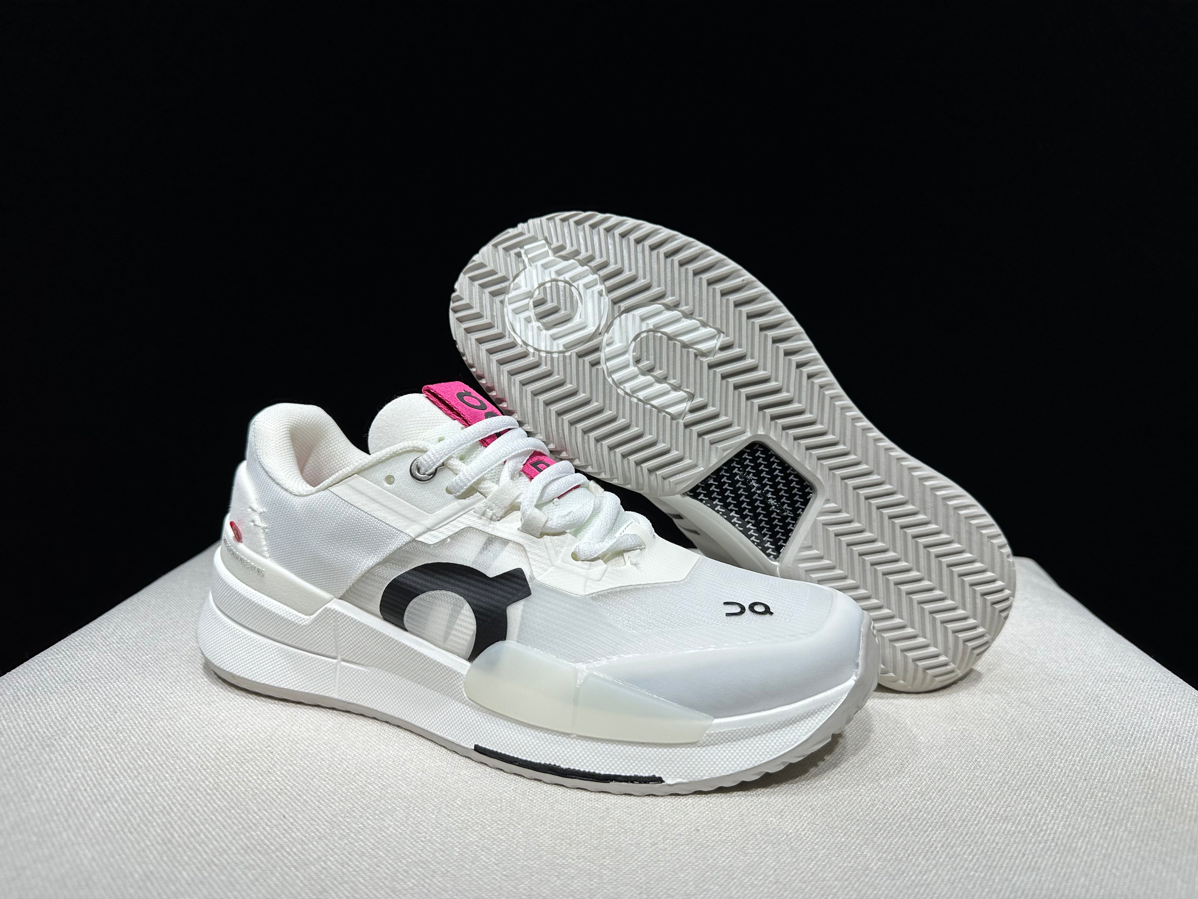 THE ROGER Pro 2 'Arctic | Pink'