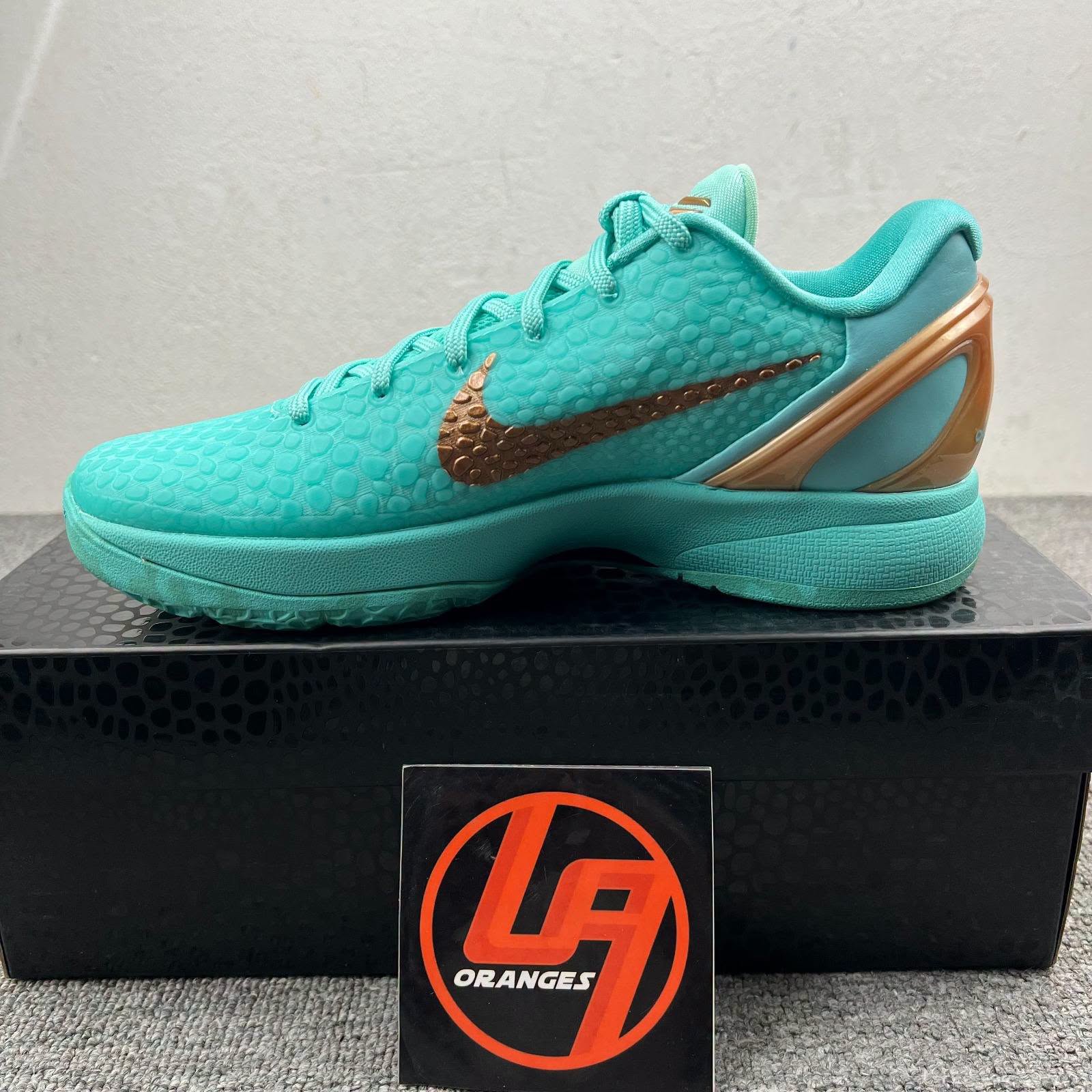 Kobe 6 Protro Statue of Liberty