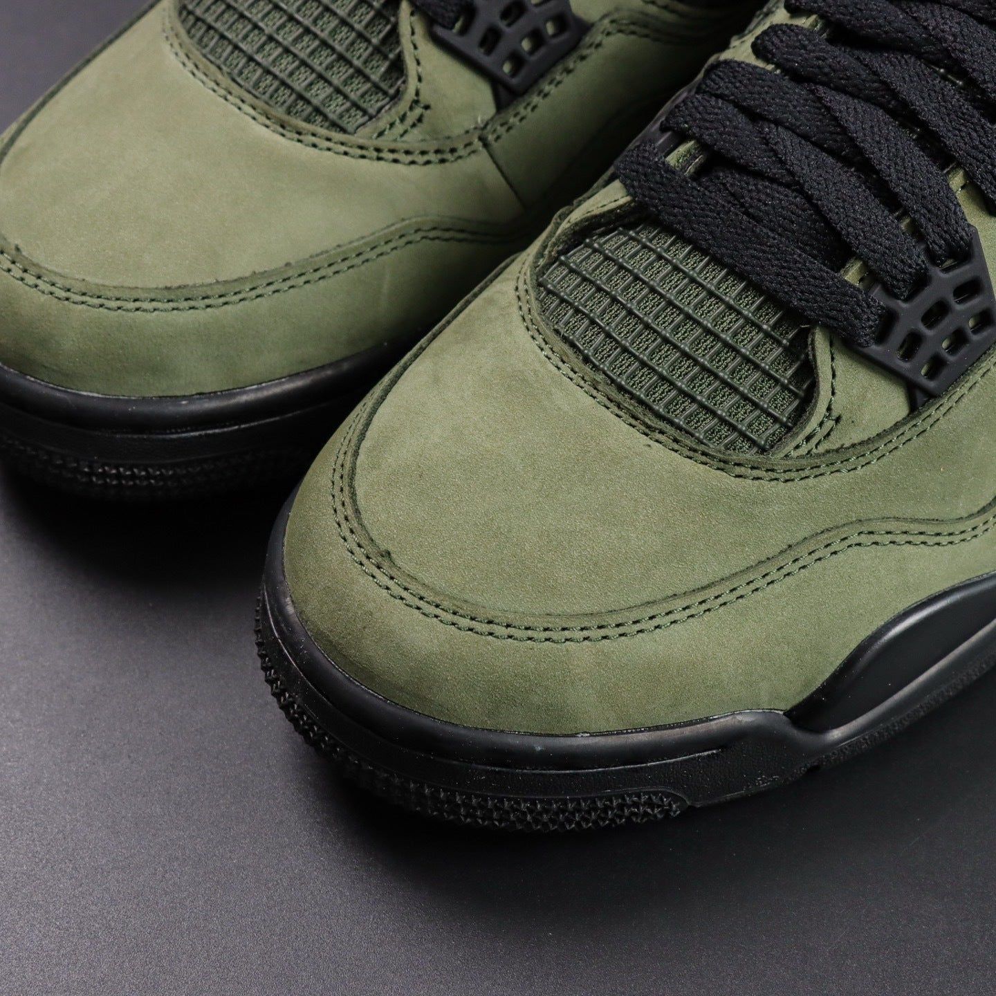 Jordan 4 Retro x UNDEFEATED
