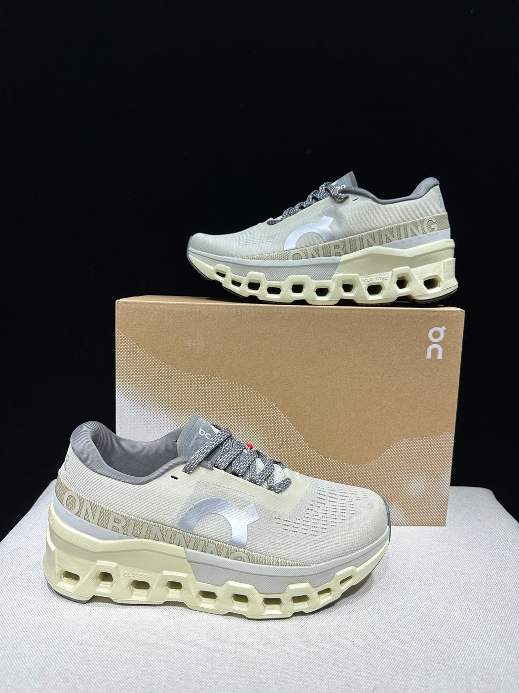 ON - Cloudmonster 2 'Cream Ice'