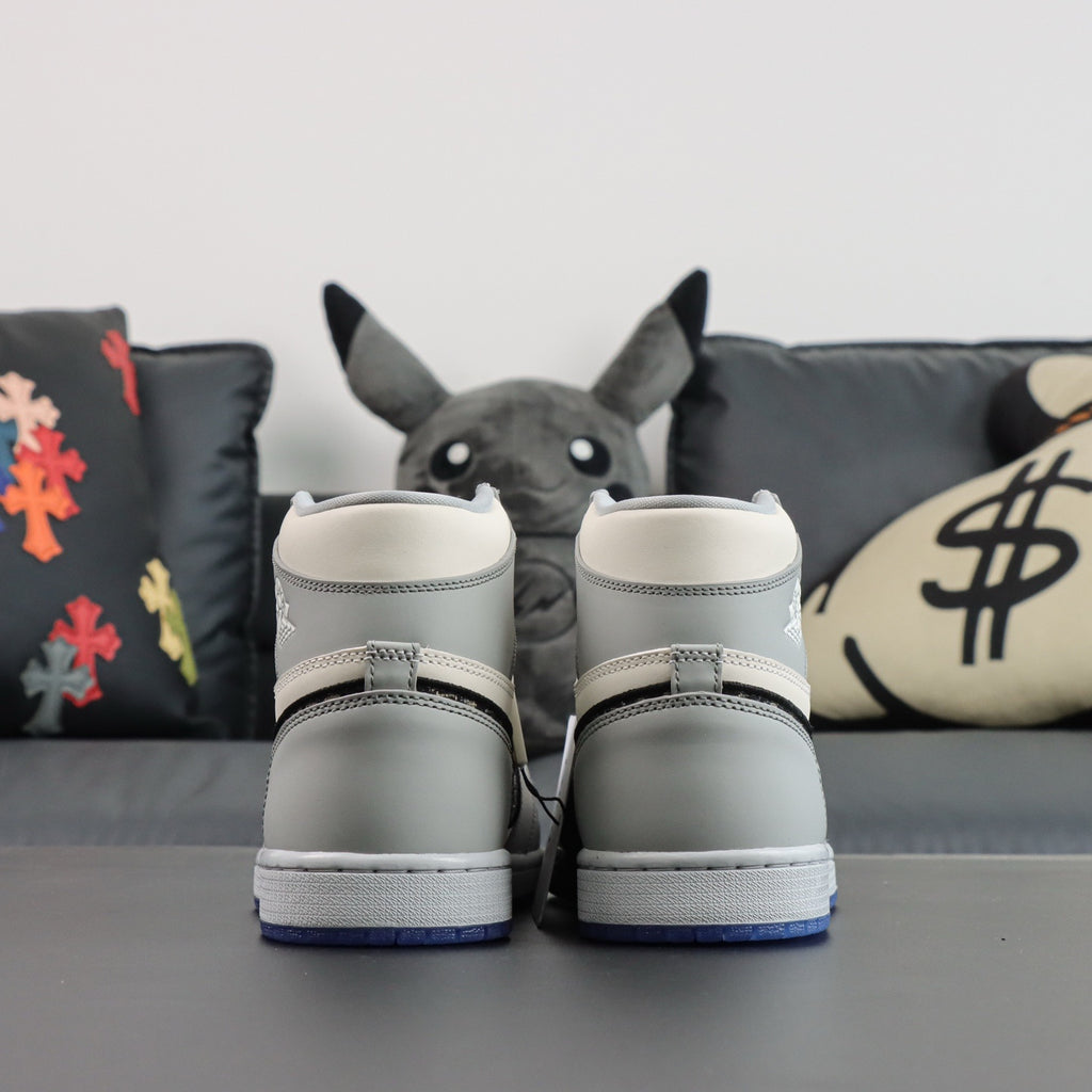 Jordan 1 Retro High x Dior