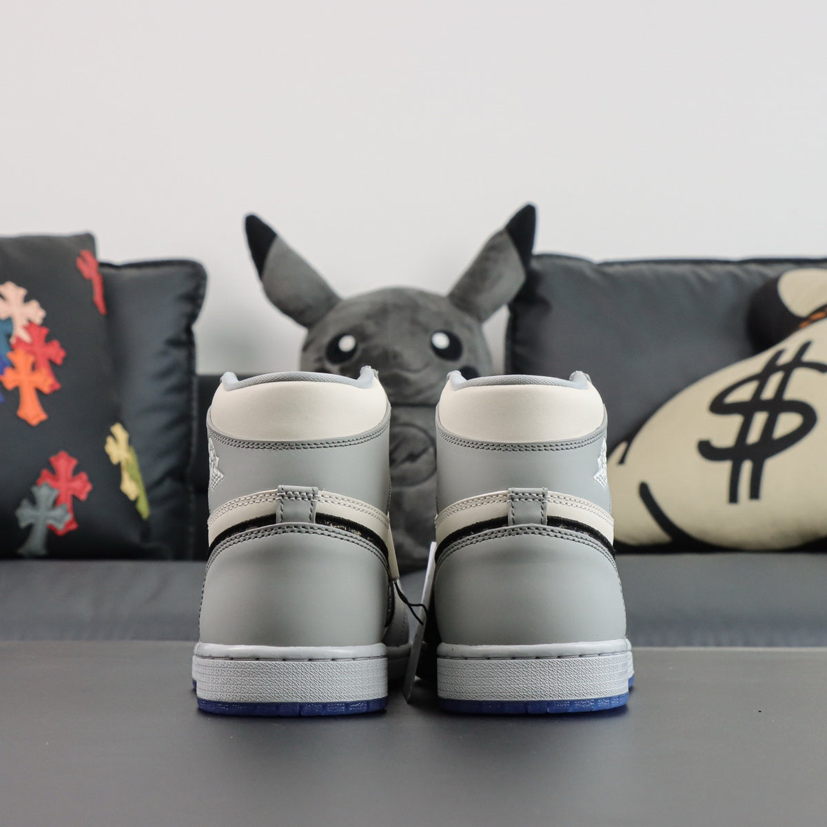 Jordan 1 Retro High x Dior