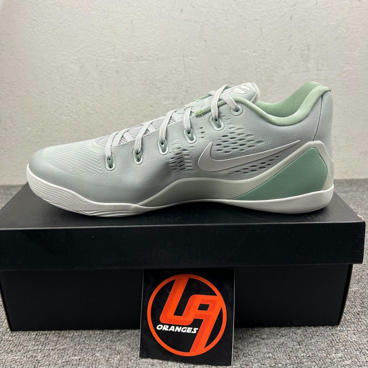 Kobe 9 EM low Protro Light Silver Steam