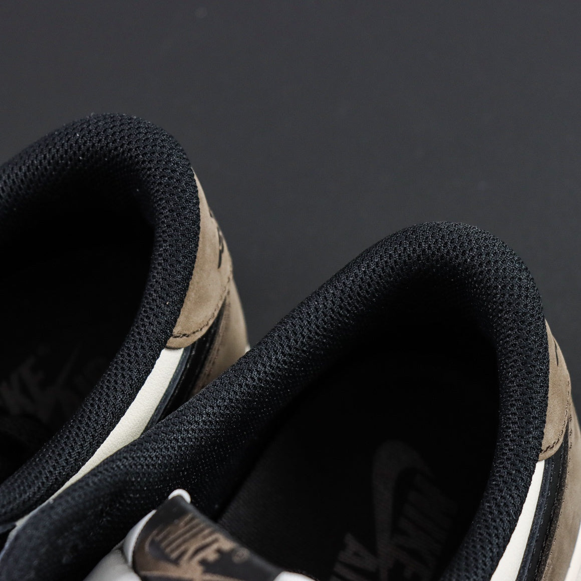 Jordan 1 Low OG 'Mocha'