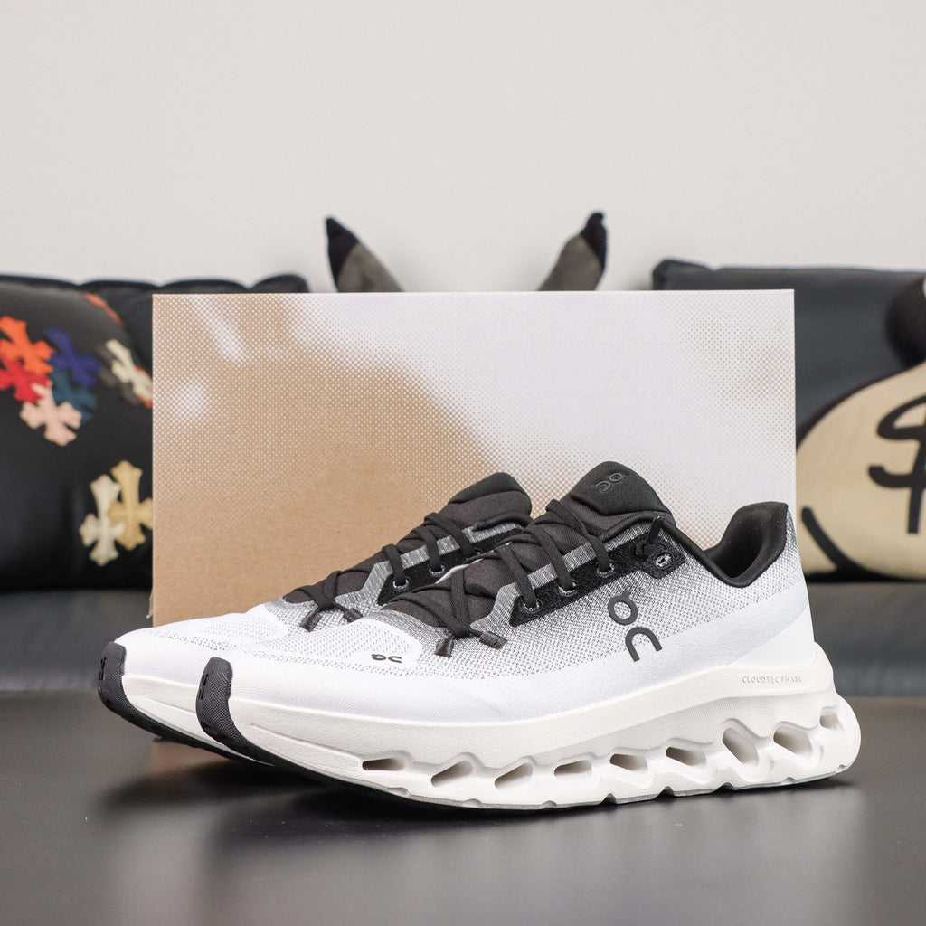 ON - CLOUDTIL Black Ivory