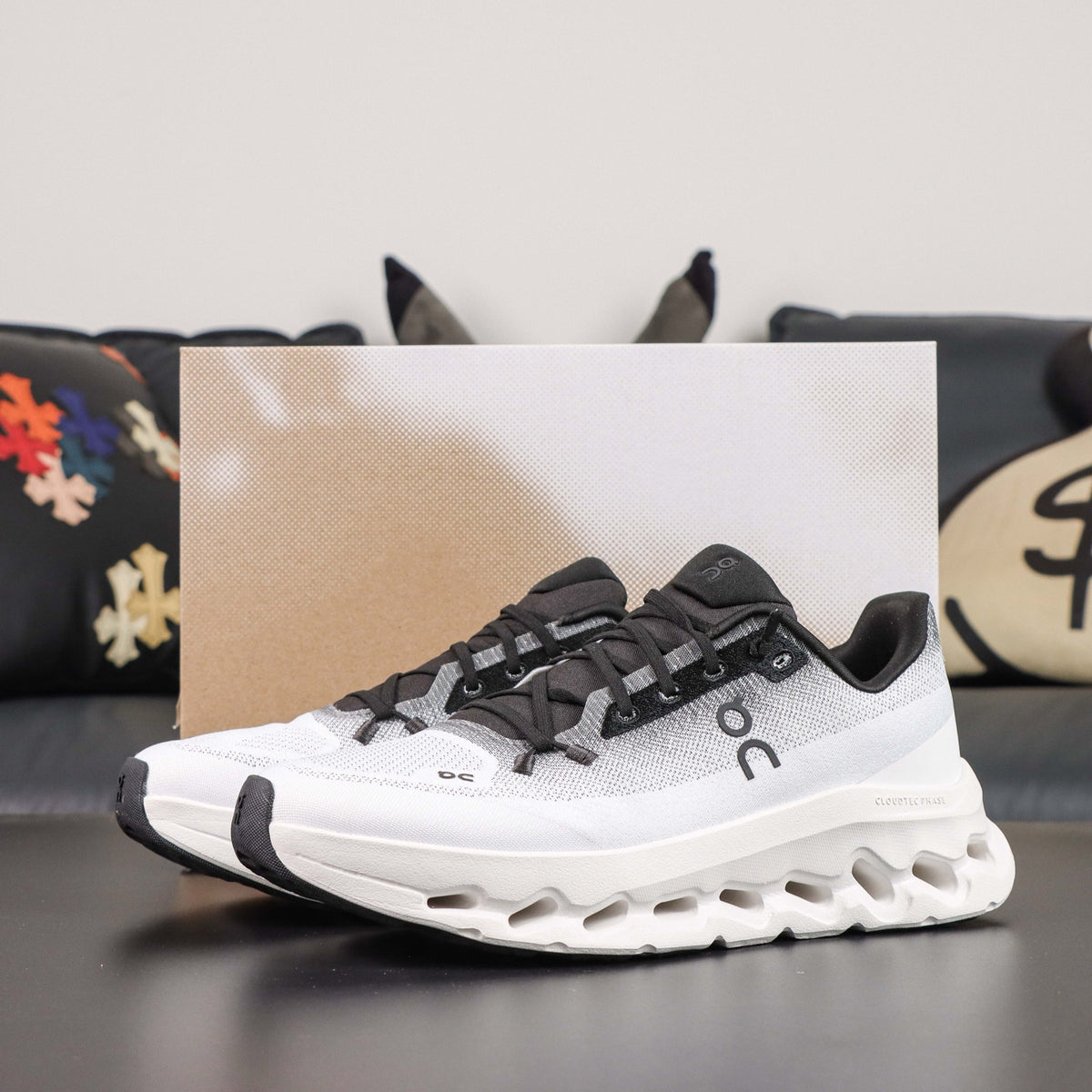 ON - CLOUDTIL Black Ivory