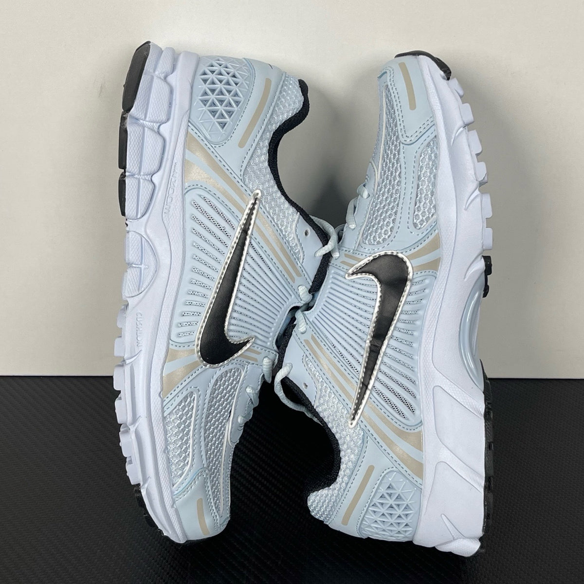 NIKE AIR ZOOM VOMERO 5 "Blue Tint"