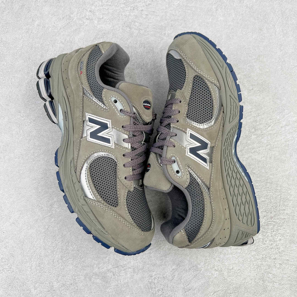 NEW BALANCE 2002R Light Grey / Castlerock