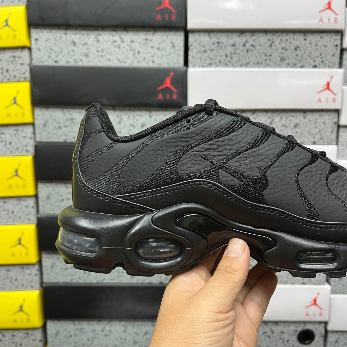 NIKE AIR MAX PLUS Triple BLACK