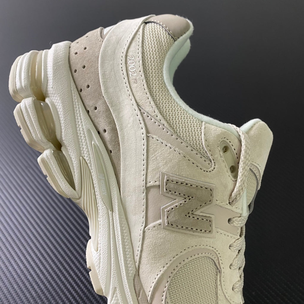 NEW BALANCE 2002R "Calm Taupe" / "Sea Salt"