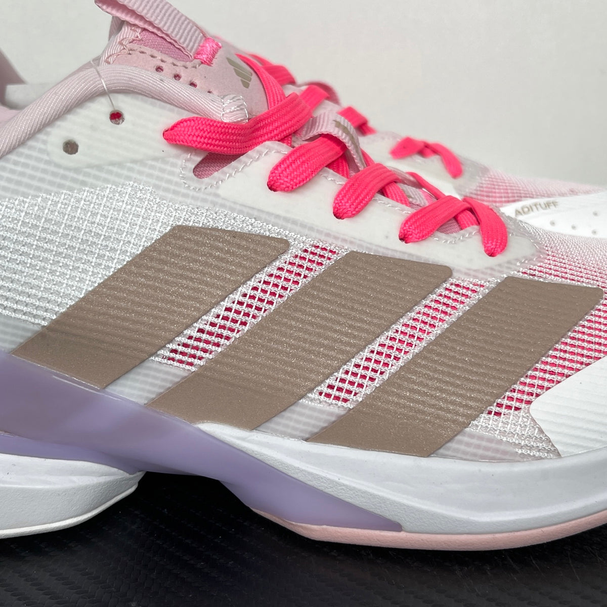 AD ADIZERO UBERSONIC 5 (in the Cloud White, Ash Pearl, and Lucid Pink / JP7313 colorway).