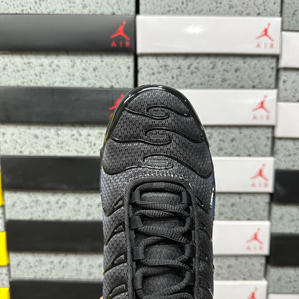 NIKE AIR MAX PLUS Black Blue Crystal