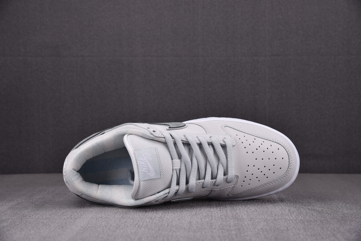 Nike SB Dunk  Low "White Lobster"
