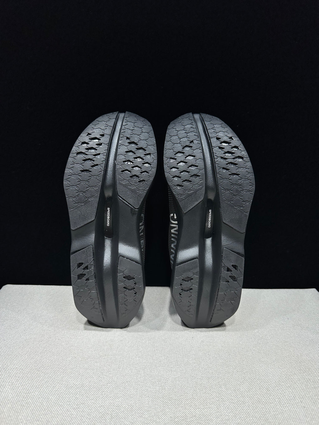ON - CLOUDBOOM VOLT ALL BLACK V2