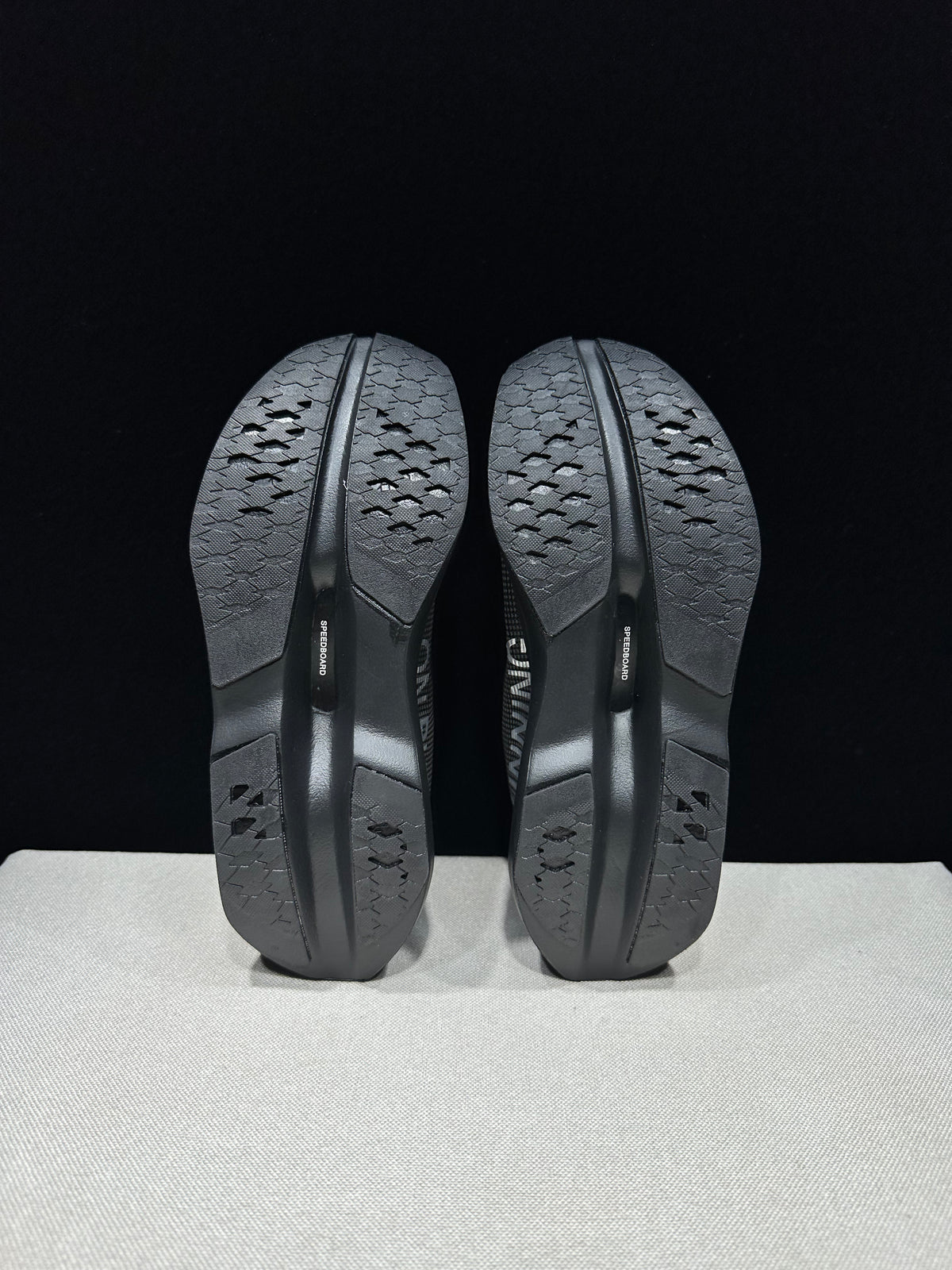 ON - CLOUDBOOM VOLT ALL BLACK V2