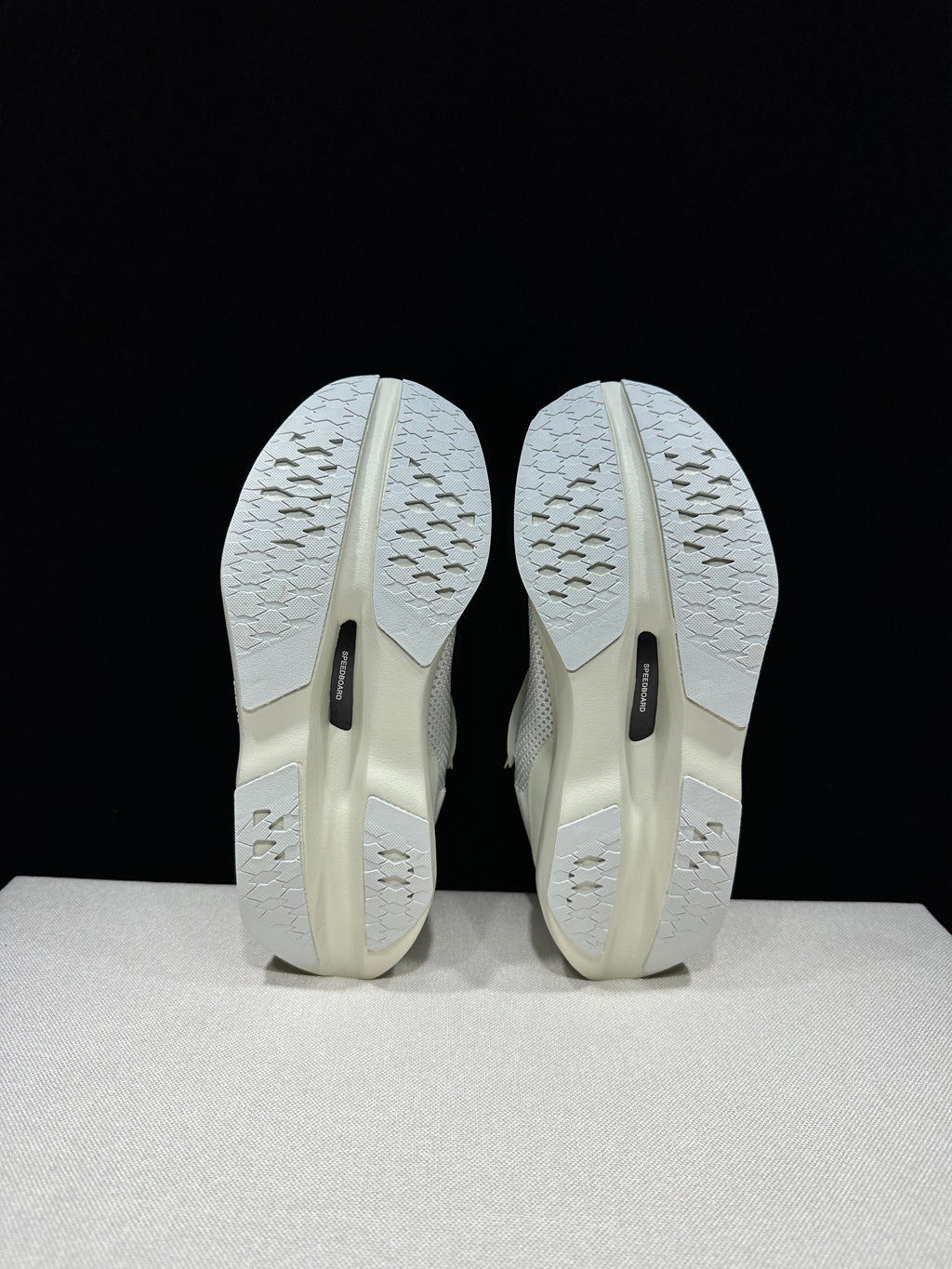 ON - CLOUDBOOM VOLT WHITE GALE