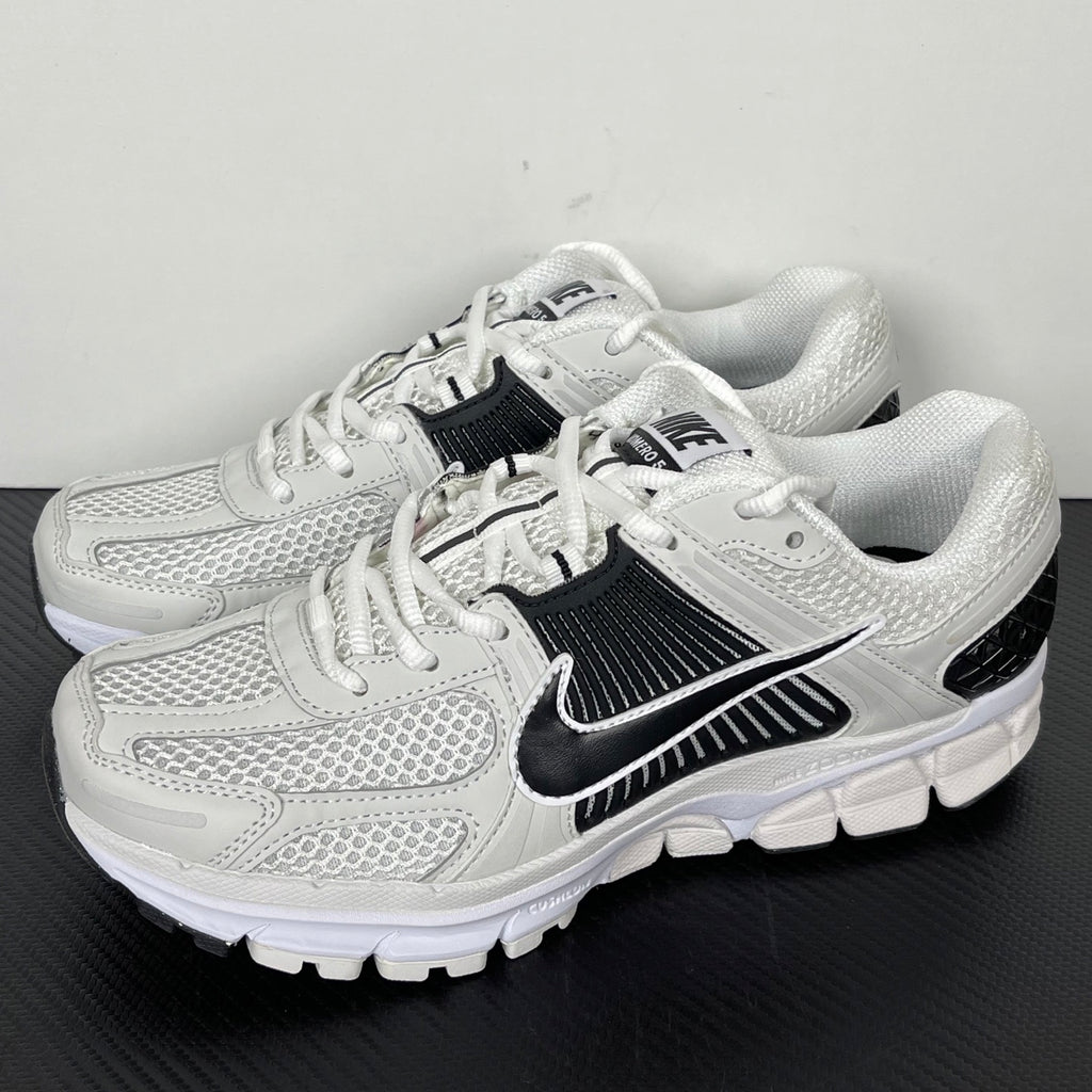 NIKE AIR ZOOM VOMERO 5 "White Black" "Panda"