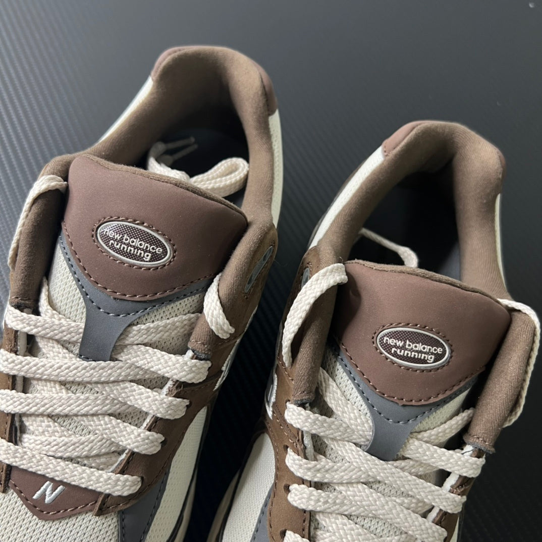 NEW BALANCE 2002R "Mocha"