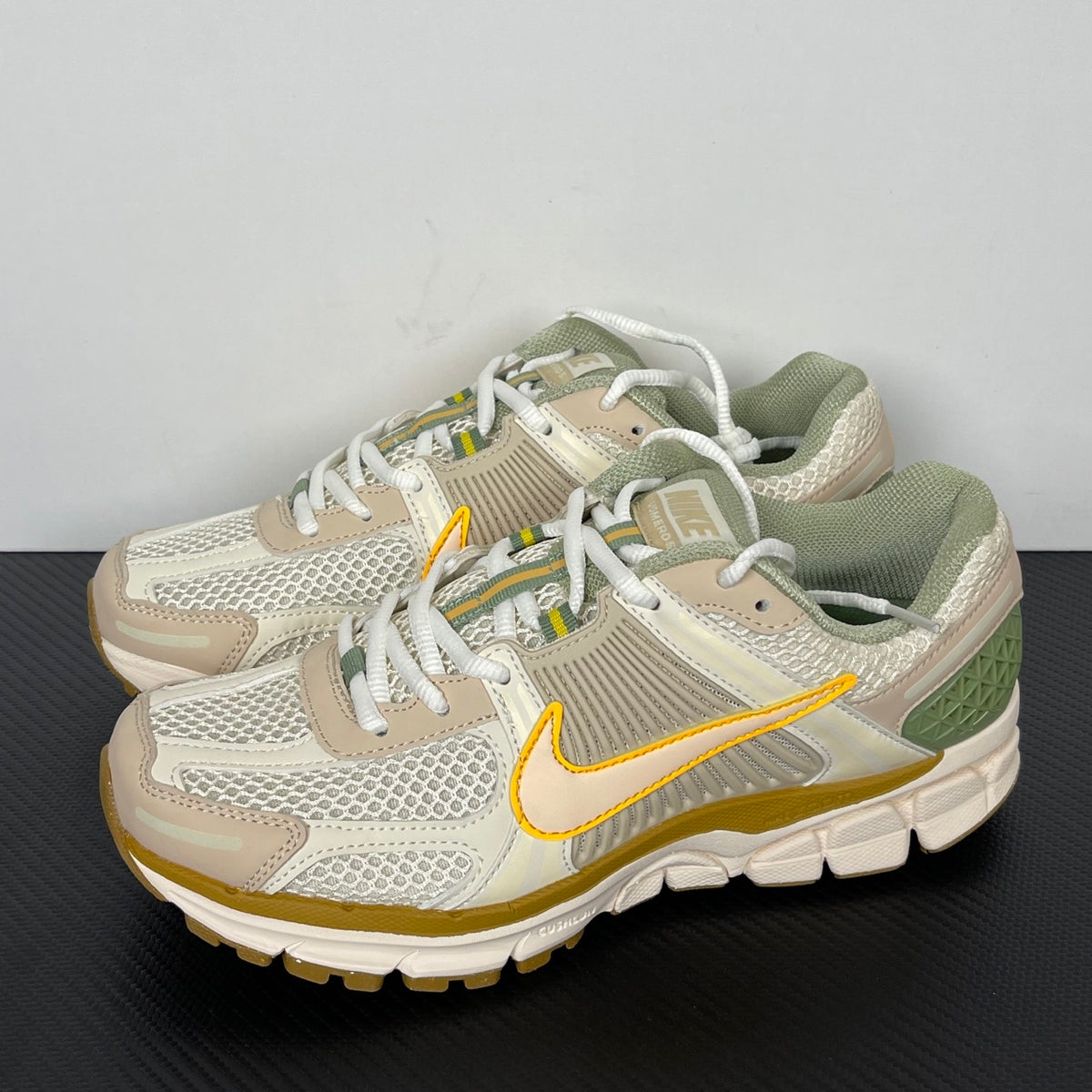 NIKE AIR ZOOM VOMERO 5 "Sail / Laser Orange / Light Orewood Brown / Medium Olive"